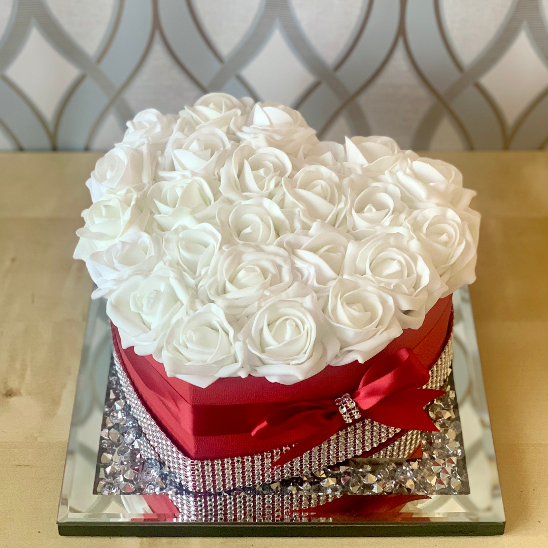 White/Red Valentina Heart Rose Box